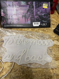 Neonowy napis LED "to the moon and back" 1225 3C