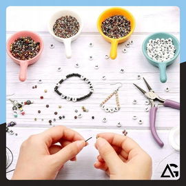 KORALIKI DO BRANSOLETEK BIŻUTERII LITERKI DUŻY ZESTAW KORALIKÓW Z LITERKAMI