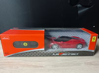 Ferrari Remote Control Car, 1:24