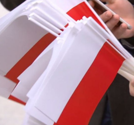 100 szt ! Chorągiewki Polski łatwy montaż i zabawa