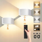 Lampa ścienna LED Vakola biała z czujnikiem ruchu, 3 trybami świecenia R3.4
