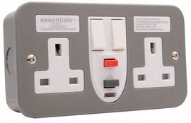 Essentials 2-gniazda typu A pasywne gniazdo przełączane RCD 13A CLRCDP036