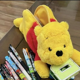 Piórnik z pluszową lalką Kubusia Puchatka i Stitcha, duża pojemność
