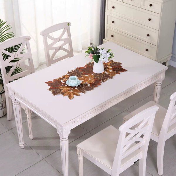 Jesienny bieżnik na stół z haftowanym liściem klonowym, 40×85 cm
