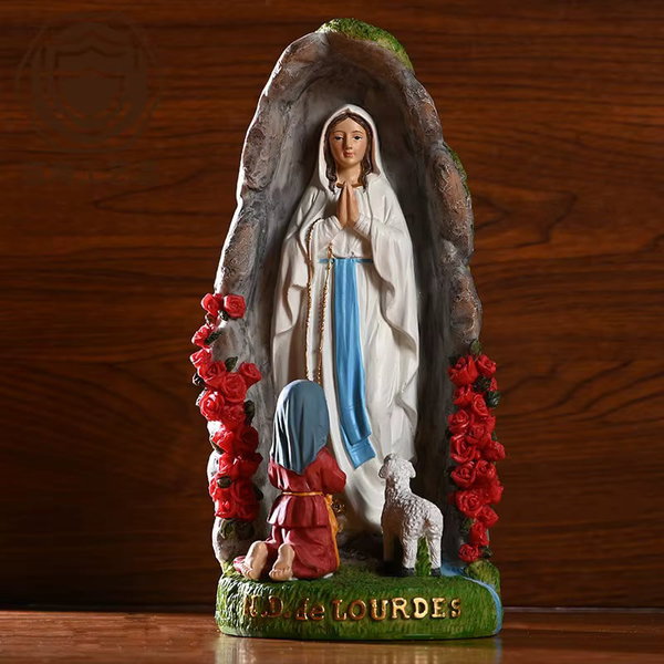 Figurka Matki Boskiej Maryi z Lourdes z żywicy
