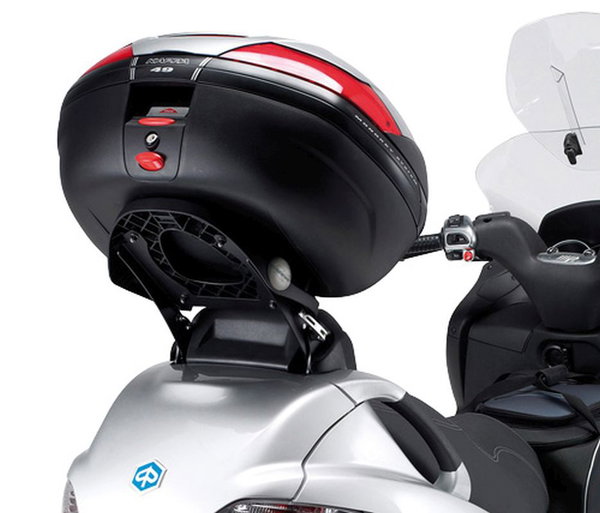 Stelaż kufra centralnego uchylny Piaggio MP3 125 250 300 400 500 z płytą