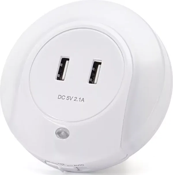 Lampka nocna LED z czujnikiem nocy i dwoma portami ładowarki USB 2.1A