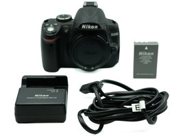 Aparat Cyfrowy Lustrzanka Nikon D3000 Body + Ładowarka / Przebieg 11341