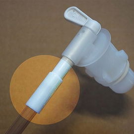 Łącznik- połączenie rurki do rozlewu z kranem