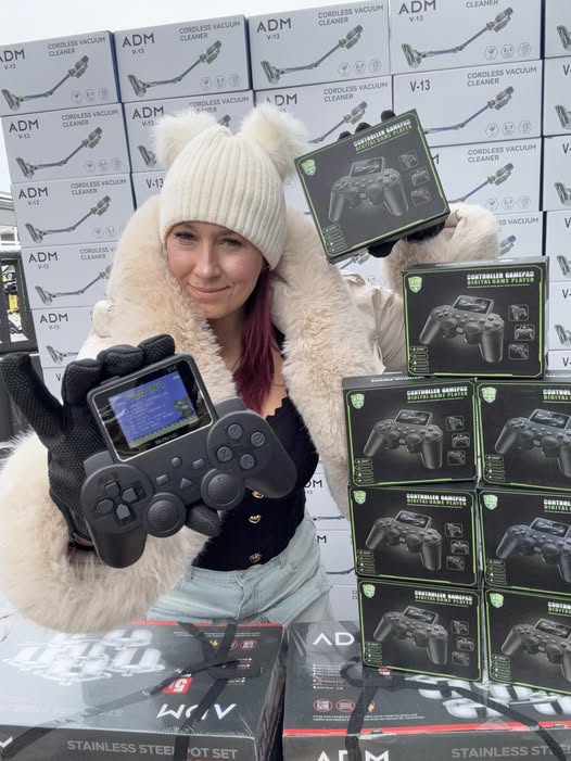 P20 A43 !HIT! ADM Przenośna konsola 520 gier