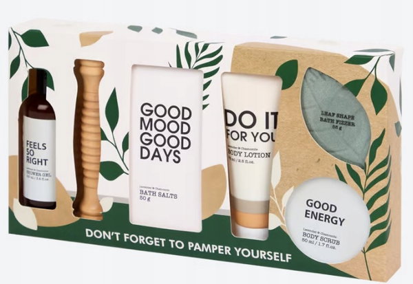 Zestaw prezentowy kosmetyków do kąpieli dla kobiety żel masażer sól peeling