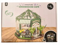 MINIATUROWY DREWNIANY ZIELONY DOMEK GREENHOUSE CAFE Z OŚWIETLENIEM LED