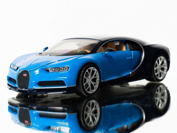 Welly Bugatti Chiron METALOWY KOLEKCJONERSKI MODEL SAMOCHODU Z NAPĘDEM 1.34