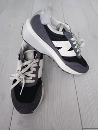 New Balance 370