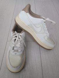 Nike Air Force 1 LV8 