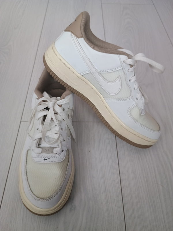 Nike Air Force 1 LV8 
