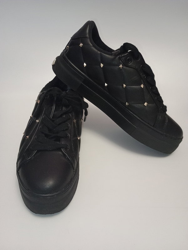 Sneakersy Czarne Guess z Dżetami