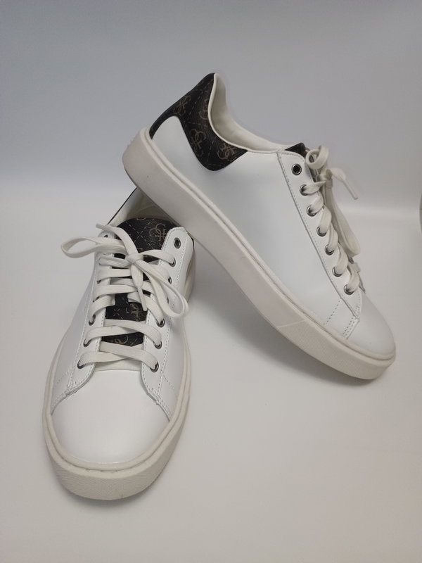 Sneakersy Guess Białe