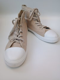 Trampki beżowe Pier One