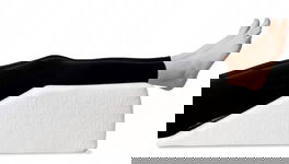 PODUSZKA ORTOPEDYCZNA POD NOGI DREAMZIE 63/52/18CM BIAŁA W275