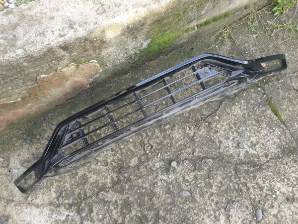 VOLVO XC90 II LIFT 19-24 zderzak przód dół dokładka spoiler kratka R-DESIGN