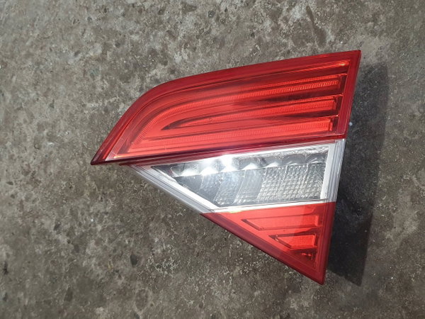 SKODA SUPERB II LIFT 13-15 SEDAN lampa tył prawa BDB