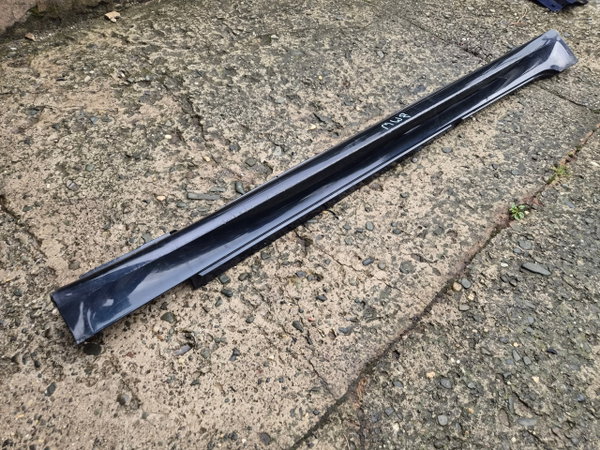 BMW 5 E60 E61 M5 03-10 listwa progowa prawa
