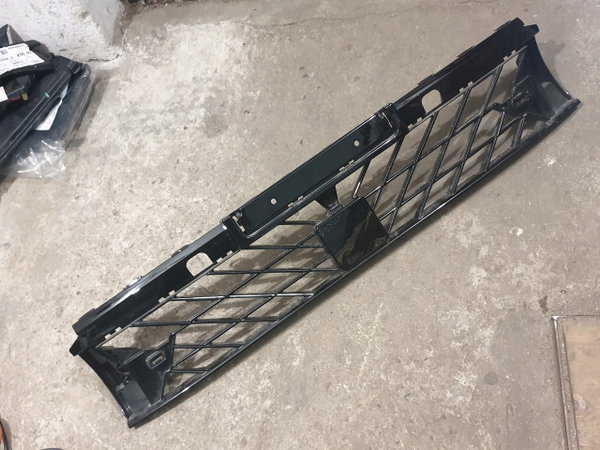 CUPRA FORMENTOR 20-24 grill atrapa kratka zderzak przód