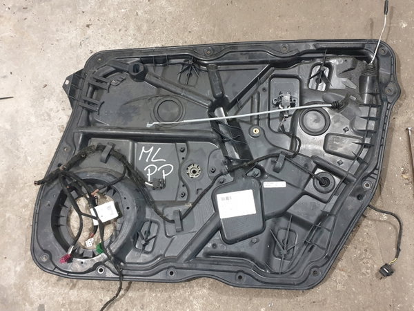 MERCEDES ML W166 11-15 podnośnik szyby prawy przód