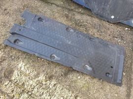 Audi A3 8P 04-12 osłona podwozia lewa GOLF ALTEA OCTAVIA TOURAN BDB