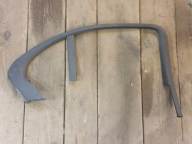 MERCEDES E-KLASA W213 SEDAN 15- ramka szyby drzwi lewy tył