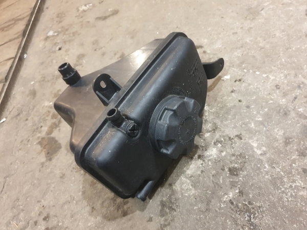 BMW 3 E90 E91 92 93 04-11 zbiornik wyrównawczy M3 4.0
