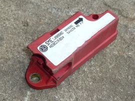 VW NEW BEETLE 97-10 czujnik uderzeniowy