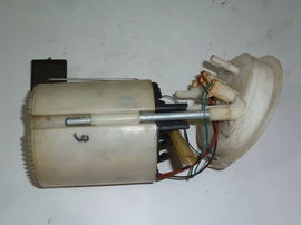 BMW 3 E90 E91 E92 04-11 pompa paliwa kpl. 2.0 benz