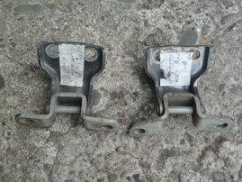 KIA RIO 01-05 zawias drzwi lewy tył kpl.