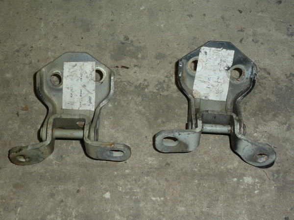 KIA RIO 01-05 zawias drzwi prawy przód kpl.