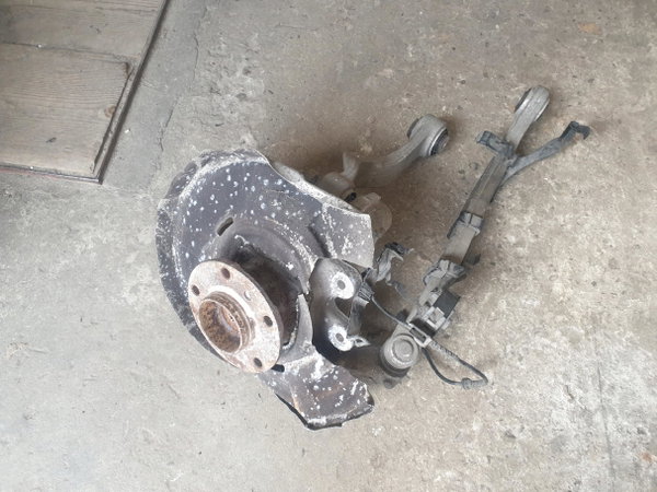 BMW 6 F12 F13 5 F10 11- zwrotnica tył lewa wahacze