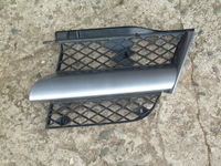 MITSUBISHI OUTLANDER I 03-05 grill Lewy kpl.