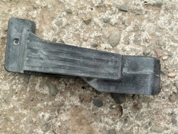 BMW X1 E84 09-15 pedał gazu potencjometr EUR.