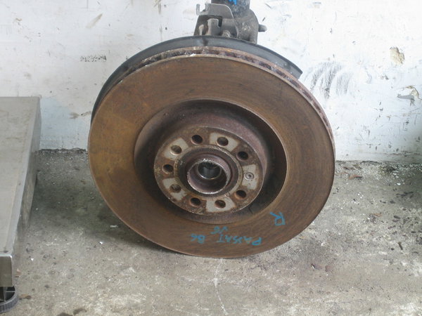 VW PASSAT B6 3.6 V6 R36 05-10 zwrotnica Prawa przód