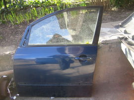 AVENSIS VERSO 01-05 drzwi Lewe przód kompletne