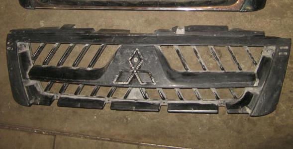 MITSUBISHI PAJERO III 03-06 LIFT grill atrapa