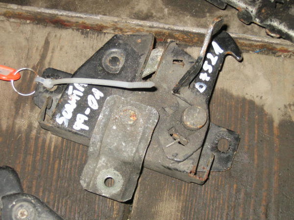 HYUNDAI SONATA 99-01 zamek maski EUROP.