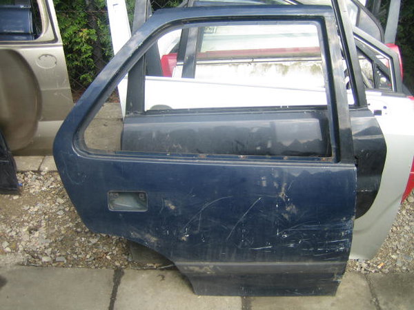 SUZUKI SWIFT sedan 89-04 drzwi prawe tył