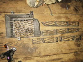 TOYOTA PREVIA 00-03 kratka w zderzak grill atrapa KOMPLET