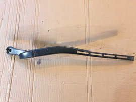 AUDI A4 B7 CABRIO 04-08 ramię wycieraczki przód prawe EUR.