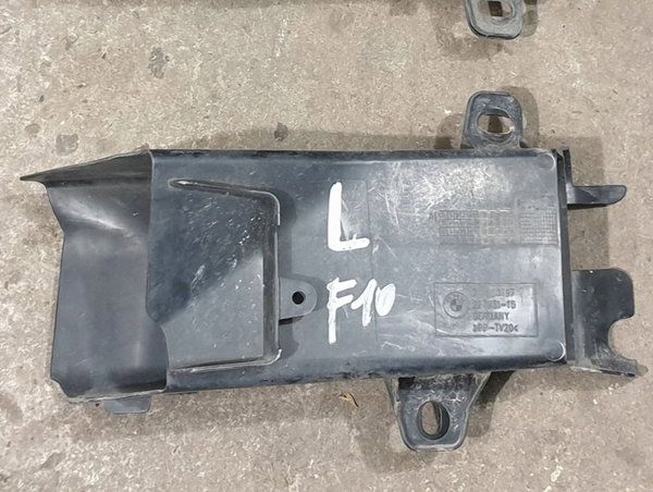 BMW 5 F10 F11 11-17 kierownica kanał powietrza hamulca Lewy