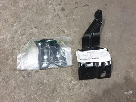 MERCEDES A-KLASA W177 AMG 18- mocowanie błotnik przód lewy kpl. NEW ORYG.