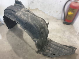 TOYOTA COROLLA E21 SEDAN 18- nadkole prawe przód BDB