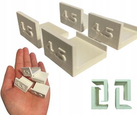 Dystanse do regulacji frontów szafek 4.5mm x4szt